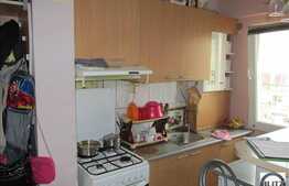 Apartament 3 camere de vanzare, 46 mp utili, zona Ciucas, cu parcare