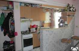 Apartament 3 camere de vanzare, 46 mp utili, zona Ciucas, cu parcare