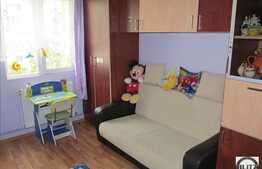 Apartament 3 camere de vanzare, 46 mp utili, zona Ciucas, cu parcare