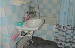Apartament cu 4 camere decomandate,  recent renovat, parcare,zona strazi Primaverii