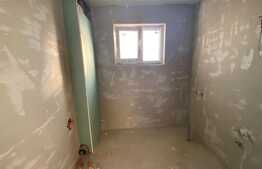 Apartament 3 camere, semifinisat, 55 mp, terasa 12 mp, etaj intermediar, zona Petrom