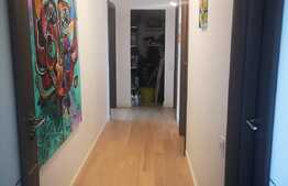 Apartament de 4 camere, etaj intermediar, 2 locuri de parcare, zona Calea București