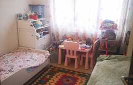 Apartament de 4 camere, etaj intermediar, 2 locuri de parcare, zona Calea București