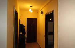 Apartament cu 2 camere, 54 mp, decomandat! Zona strazii Florilor!