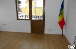 Apartament 3 camere de vanzare in vila, 106 mp utili, zona Stadion CFR