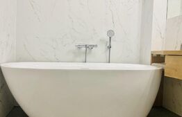 Apartament LUX de 2 camere, decomandat, parcare subteran, zona Farmec