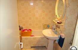 3 camere decomandate, 65 mp, zona Interservisan. Loc de parcare si garaj!