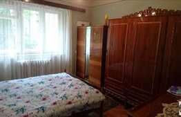 Vanzare apartament 3 camere, 69 mp, decomandat, zona Aleea Peana
