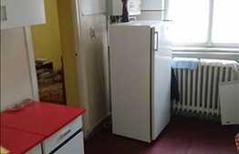 Vanzare apartament 3 camere, 69 mp, decomandat, zona Aleea Peana