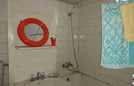 Vanzare apartament 3 camere, 69 mp, decomandat, zona Aleea Peana