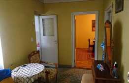 Vanzare apartament 3 camere, 69 mp, decomandat, zona Aleea Peana