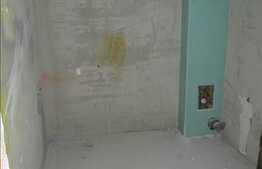 Apartament de vanzare la semifinisat, 2 camere semidecomandate, 57 mp. Parcare!