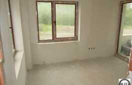 Apartament de vanzare la semifinisat, 2 camere semidecomandate, 57 mp. Parcare!