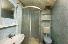 Garsoniera de 30 mp, la curte, loc de parcare, zona Junior