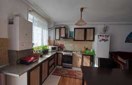 Apartament de 3 camere, 58 mp., zona Florilor