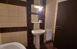 Apartament 2 camere, 50 mp, decomandat, parcare, zona Terra