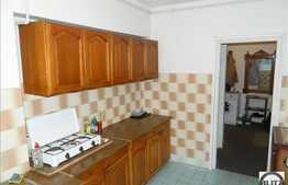 Vanzare 3 camere cu  17 mp TERASA, zona Expo Transilvania