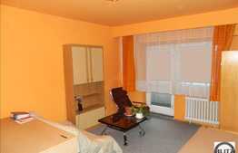 Vanzare 3 camere cu  17 mp TERASA, zona Expo Transilvania