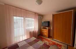 Apartament de 3 camere, decomandat, 70 mp, boxa, zona strazii Hateg