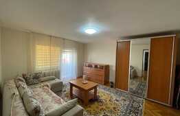 Apartament de 3 camere, decomandat, 70 mp, boxa, zona strazii Hateg