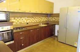 Apartament 3 camere, 87 mp, decomandat, etaj intermediar zona Coresi 