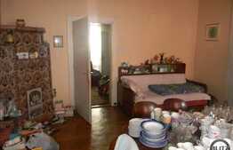 Apartament cu 4 camere de vanzare, cota parte curte, zona Horea