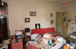 Apartament cu 4 camere de vanzare, cota parte curte, zona Horea