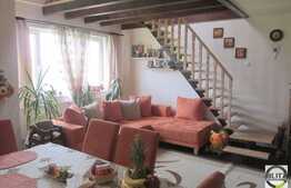 Apartament cu scara interioara, 3 camere, 70 mp, loc parcare! Zona Sub Cetate!