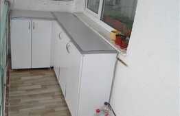 Vanzare apartament 3 camere, 74 mp utili, zona Parang, cu boxa si garaj de tabla