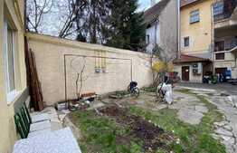 Apartament cu 1 camera 35 mp, curte, zona ultracentrala 