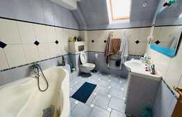 Casa generoasa 6 camere, 800 mp teren, toate utilitatile, in Harman 