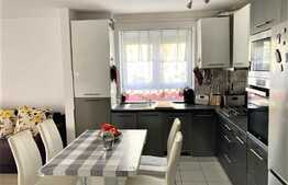 Apartament 3 camere, decomandat, gradina 74 mp, parcare, Avantgarden