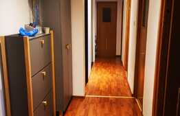 Apartament de 3 camere, decomandat, zona Răcădău