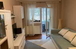 Apartament de 3 camere, decomandat, zona Răcădău