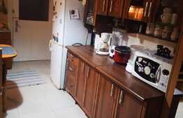 Apartament de 3 camere, garaj, zona Centrul Vechi, la 2 minute de Piața Unirii