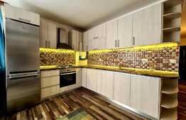 Apartament 3 camere, 65 mp, parcare, zona Florilor 