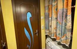 Apartament de 3 camere, decomandat, 64 mp, parcare, zona Tasnad