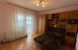 Apartament de 3 camere, decomandat, 64 mp, parcare, zona Tasnad