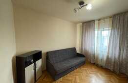 Apartament de 3 camere, decomandat, 64 mp, parcare, zona Tasnad