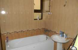 Vanzare apartament 3 camere, 49 mp utili, cu parcare