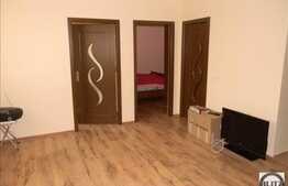 Vanzare apartament 3 camere, 49 mp utili, cu parcare