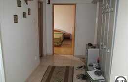 2 camere de vanzare, decomandat, 47 mp utili, zona Bucium, cu boxa si parcare