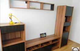 3 camere, decomandat, garaj, zona strazii Parang