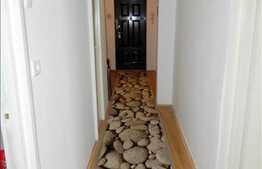 3 camere, decomandat, garaj, zona strazii Parang