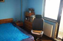 Apartament de 4 camere, etaj intermediar, două balcoane, zona Triaj