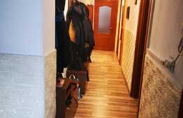 Apartament de 4 camere, etaj intermediar, două balcoane, zona Triaj