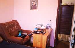 Apartament de 4 camere, etaj intermediar, două balcoane, zona Triaj