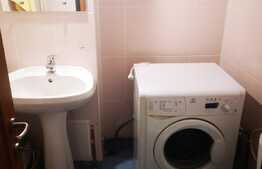 Apartament de 4 camere, etaj intermediar, două balcoane, zona Triaj