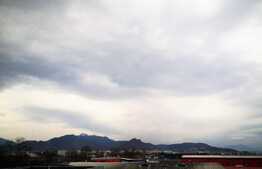 Apartament de 4 camere, etaj intermediar, două balcoane, zona Triaj