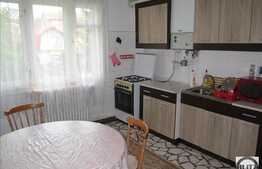 Apartament 4 camere, 130 mp utili, 2 balcoane, garaj si boxa, zona Hotel Napoca